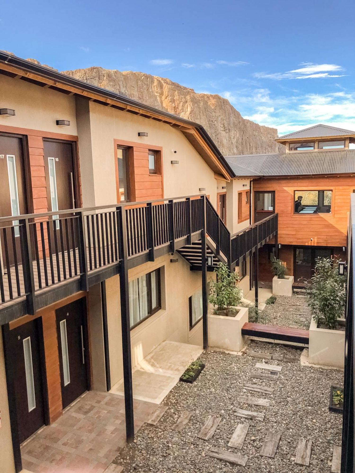 Senderos Aparts & Suites El Chalten Bagian luar foto